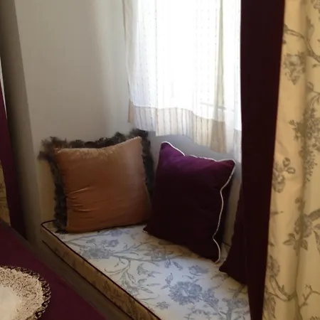 La Casa Di Nina In Via Veneto Rome
